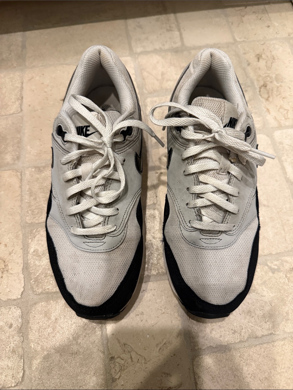 Nike air max Boys youth size 6
